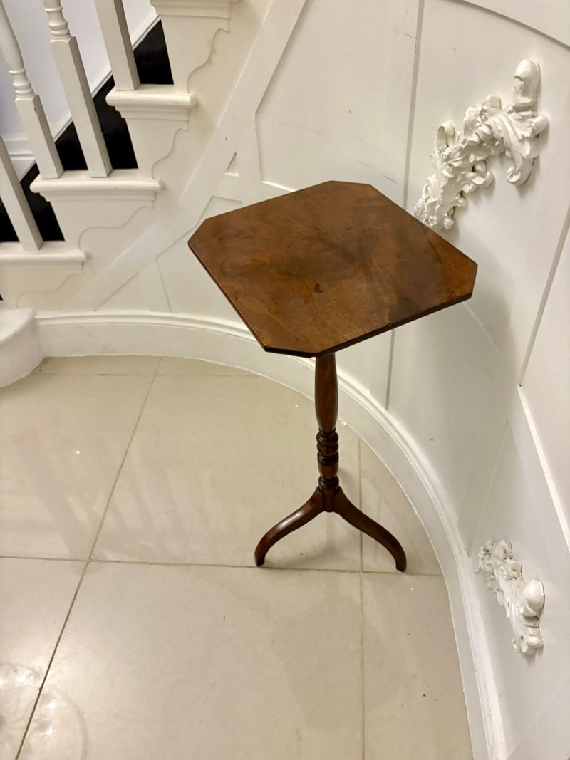 Elegant Antique Georgian Quality Mahogany Tripod Occasional / Lamp Table